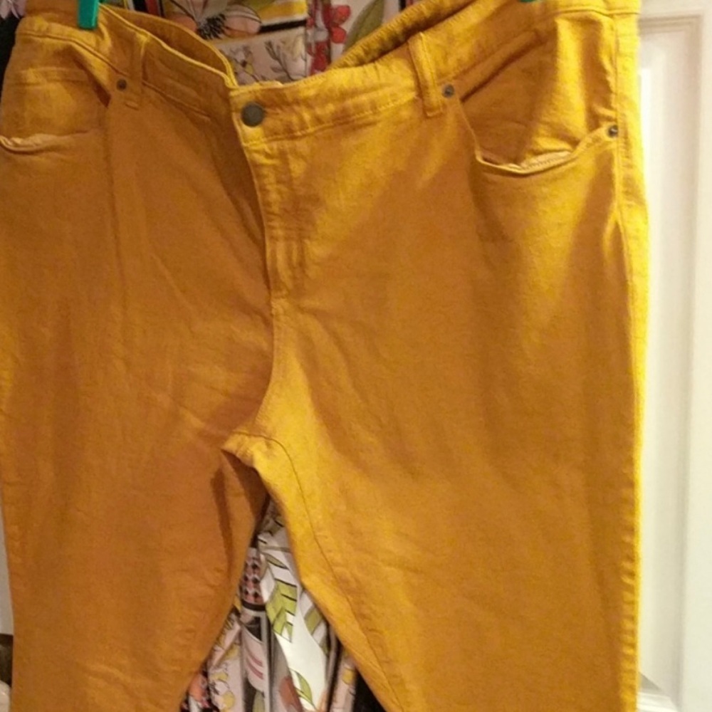 26 Universal Thread Mustard Yellow Stretch Jeans